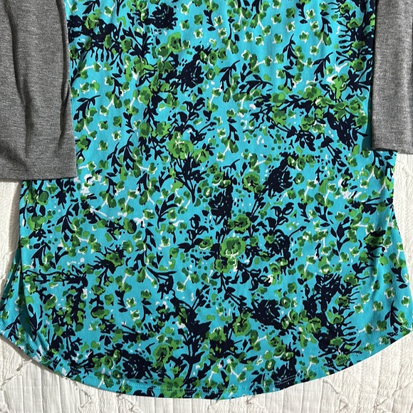 Lularoe size large 3/4 length shirt - Picture 4 of 5